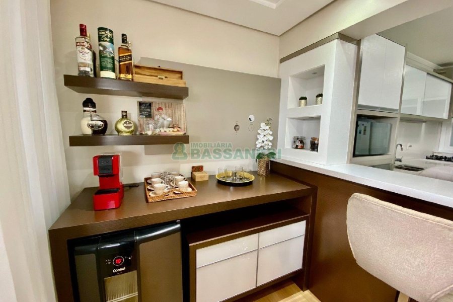 Apto Mobiliado com 162m², 3 dormitórios, 2 vagas, no bairro Sanvitto em Caxias do Sul para Comprar