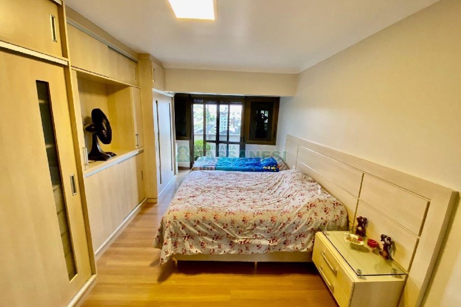 Apto Mobiliado com 162m², 3 dormitórios, 2 vagas, no bairro Sanvitto em Caxias do Sul para Comprar