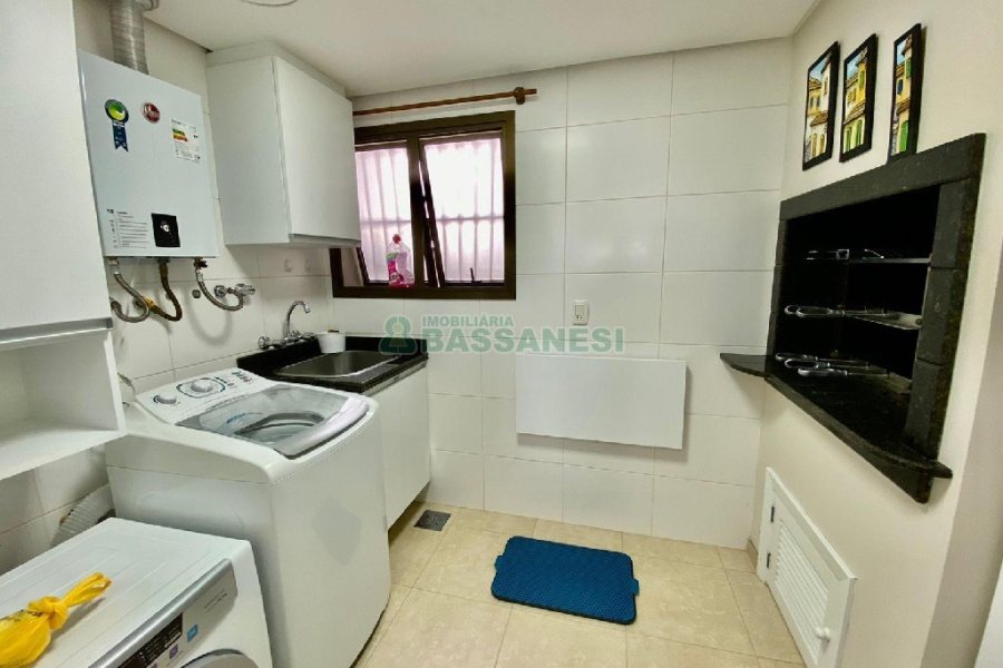 Apto Mobiliado com 162m², 3 dormitórios, 2 vagas, no bairro Sanvitto em Caxias do Sul para Comprar
