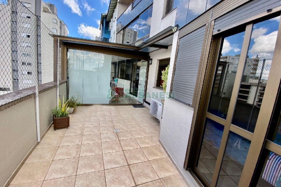 Apto Mobiliado com 162m², 3 dormitórios, 2 vagas, no bairro Sanvitto em Caxias do Sul para Comprar