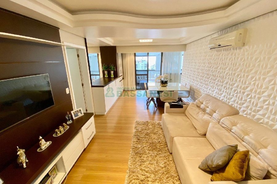 Apto Mobiliado com 162m², 3 dormitórios, 2 vagas, no bairro Sanvitto em Caxias do Sul para Comprar