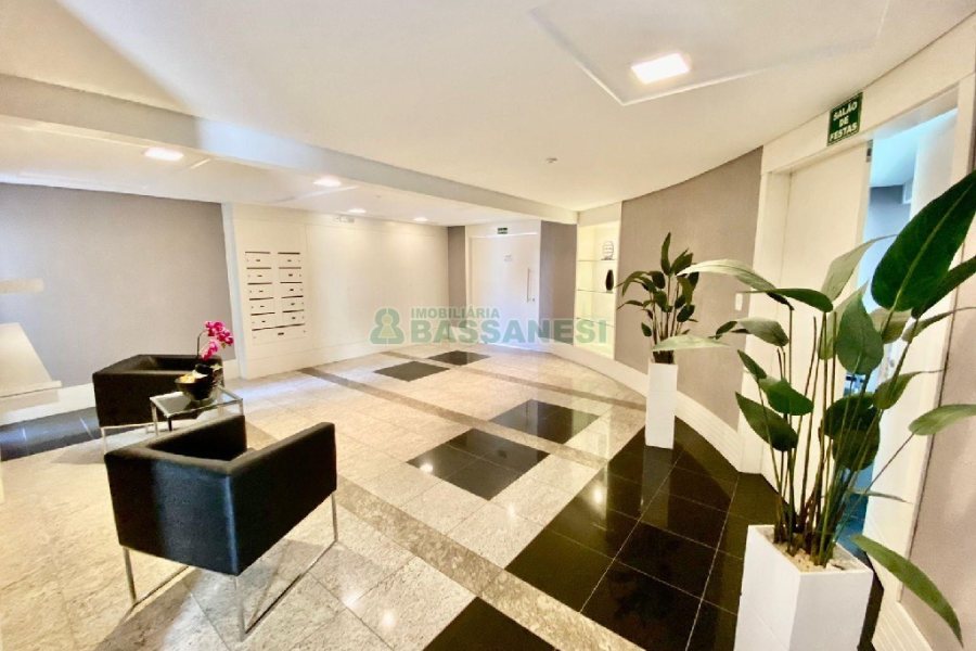 Apto Mobiliado com 162m², 3 dormitórios, 2 vagas, no bairro Sanvitto em Caxias do Sul para Comprar