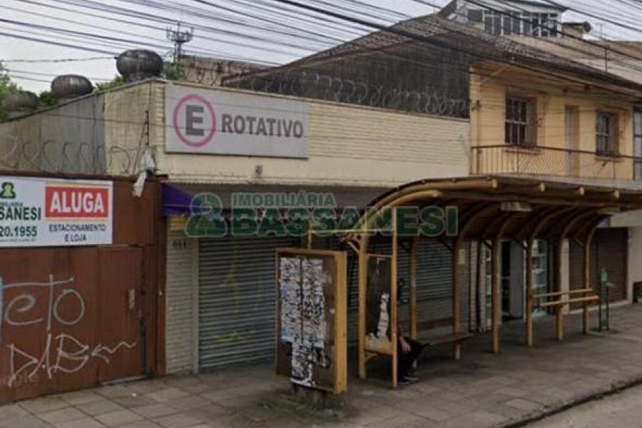 Estacionamento com 256m², no bairro Centro em Caxias do Sul para Alugar