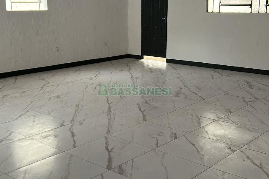 Estacionamento com 256m², no bairro Centro em Caxias do Sul para Alugar