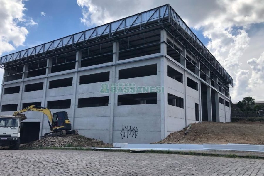 Pavilhão com 1492m², no bairro São Cristóvão em Caxias do Sul para Alugar