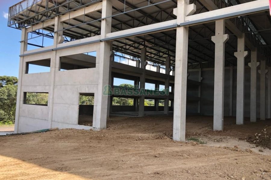 Pavilhão com 1492m², no bairro São Cristóvão em Caxias do Sul para Alugar