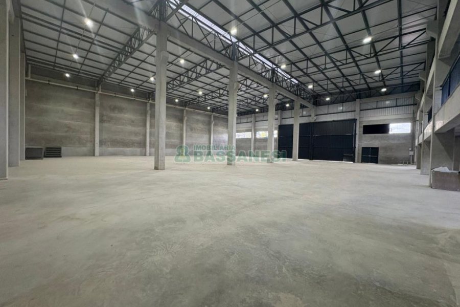 Pavilhão com 1492m², no bairro São Cristóvão em Caxias do Sul para Alugar
