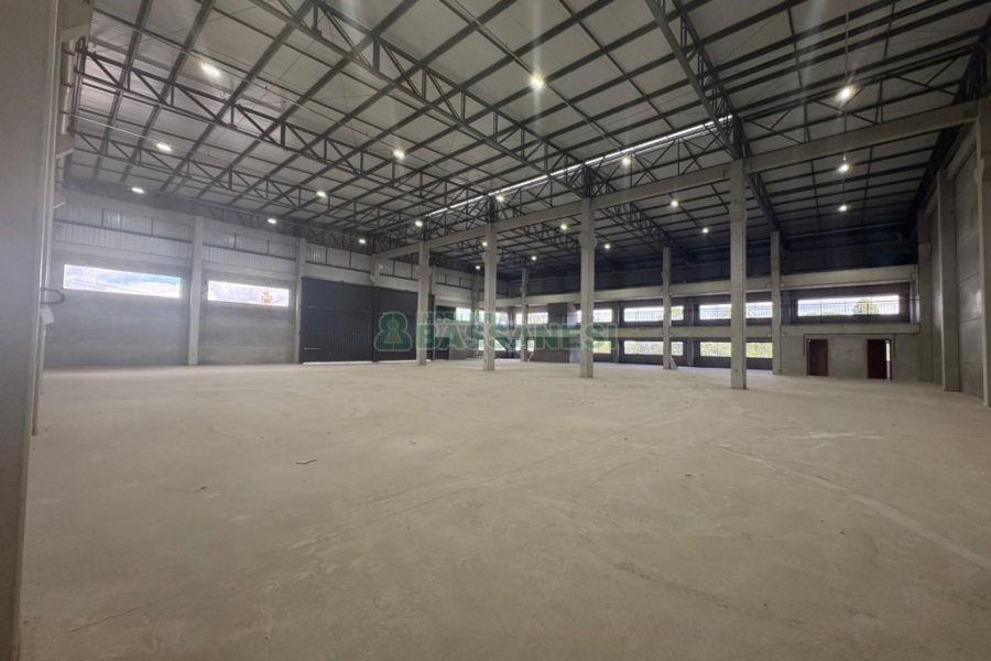 Pavilhão com 1492m², no bairro São Cristóvão em Caxias do Sul para Alugar
