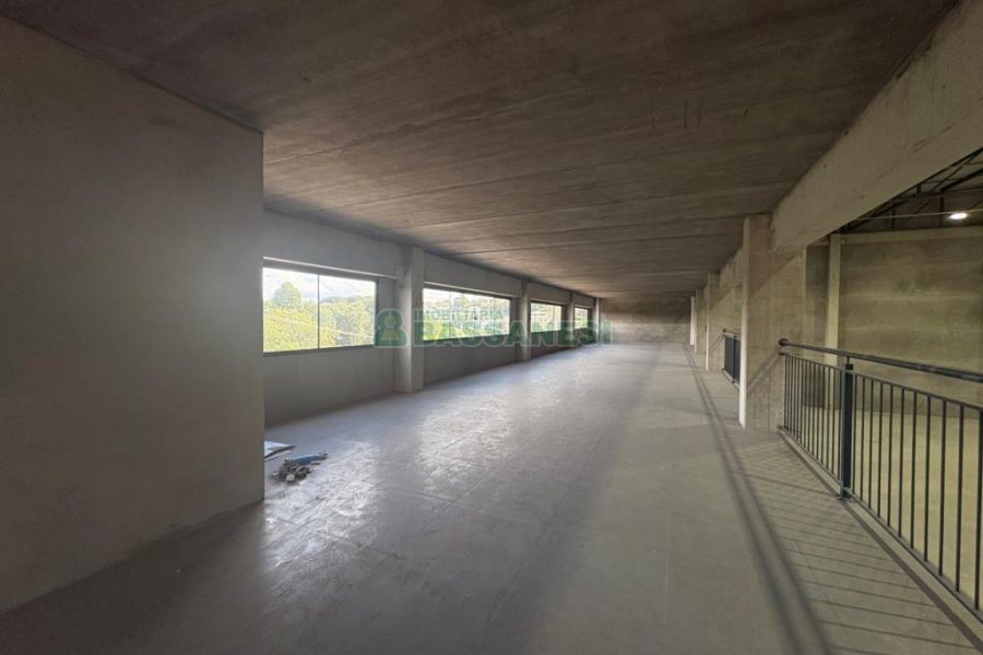 Pavilhão com 1492m², no bairro São Cristóvão em Caxias do Sul para Alugar