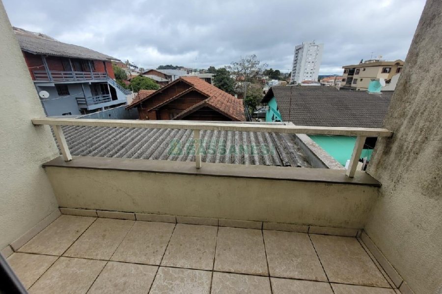 Apto Mobiliado com 75m², 3 dormitórios, 2 vagas, no bairro Kayser em Caxias do Sul para Alugar