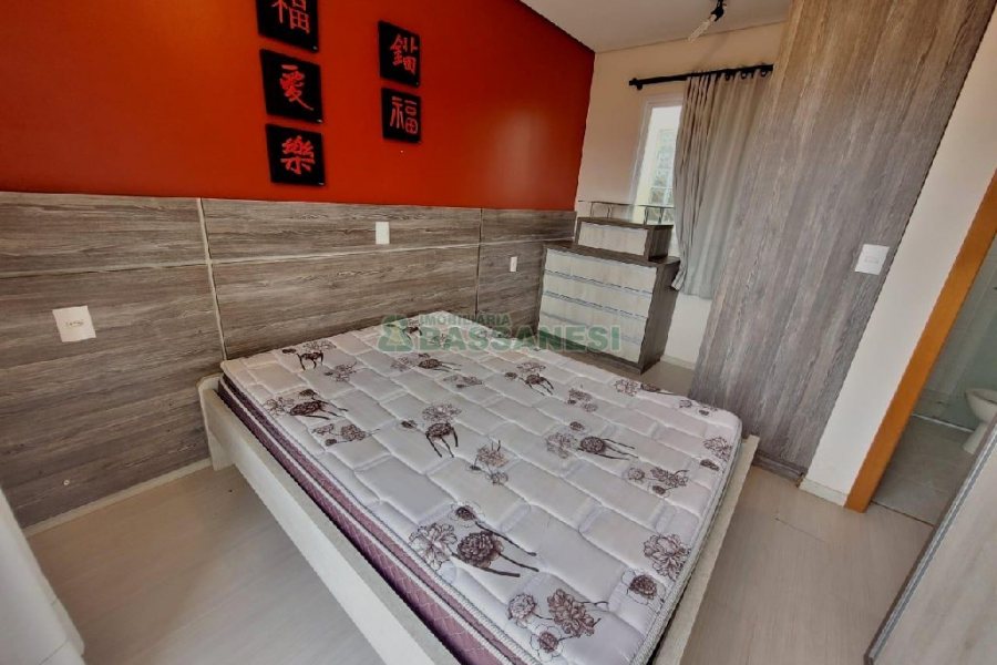 Apto Mobiliado com 75m², 3 dormitórios, 2 vagas, no bairro Kayser em Caxias do Sul para Alugar