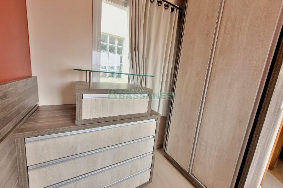 Apto Mobiliado com 75m², 3 dormitórios, 2 vagas, no bairro Kayser em Caxias do Sul para Alugar