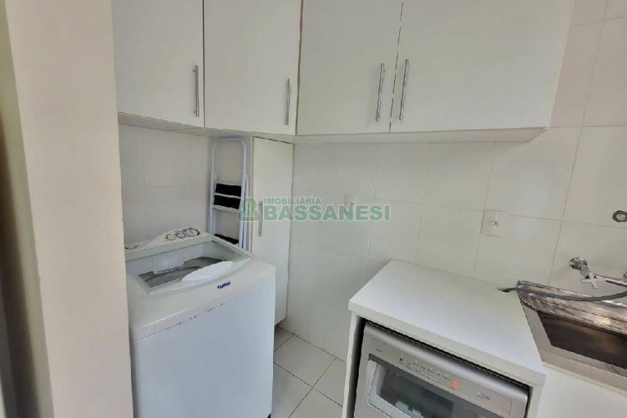 Apto Mobiliado com 75m², 3 dormitórios, 2 vagas, no bairro Kayser em Caxias do Sul para Alugar