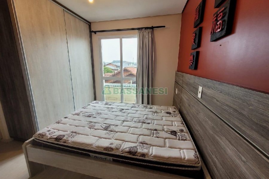 Apto Mobiliado com 75m², 3 dormitórios, 2 vagas, no bairro Kayser em Caxias do Sul para Alugar