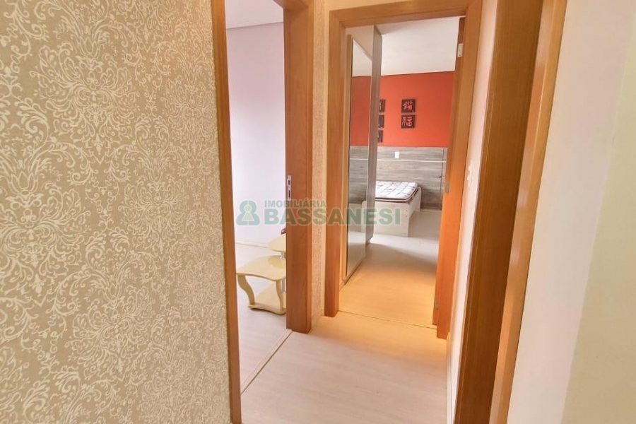 Apto Mobiliado com 75m², 3 dormitórios, 2 vagas, no bairro Kayser em Caxias do Sul para Alugar