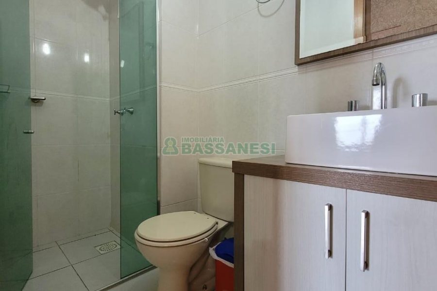 Apto Mobiliado com 75m², 3 dormitórios, 2 vagas, no bairro Kayser em Caxias do Sul para Alugar