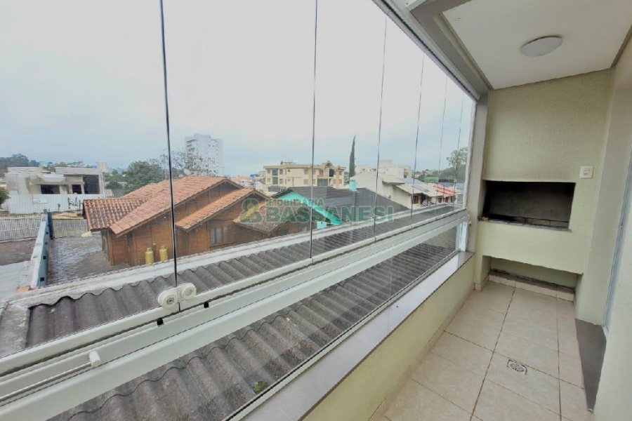 Apto Mobiliado com 75m², 3 dormitórios, 2 vagas, no bairro Kayser em Caxias do Sul para Alugar