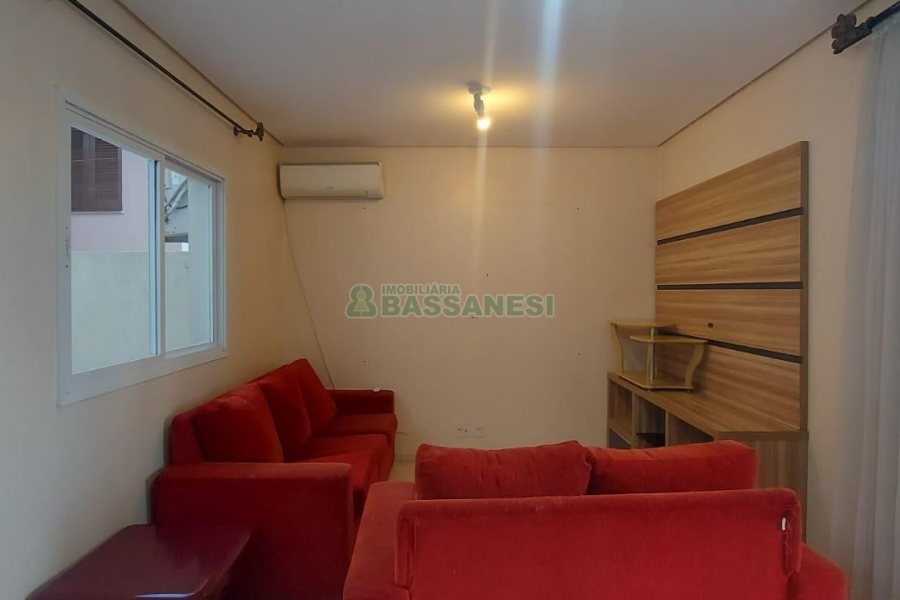 Apto Mobiliado com 75m², 3 dormitórios, 2 vagas, no bairro Kayser em Caxias do Sul para Alugar