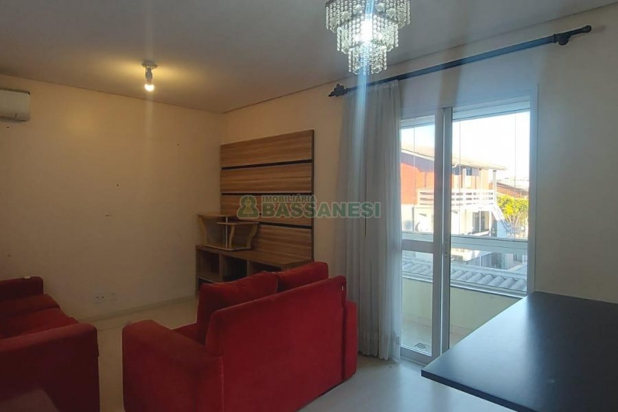 Apto Mobiliado com 75m², 3 dormitórios, 2 vagas, no bairro Kayser em Caxias do Sul para Alugar