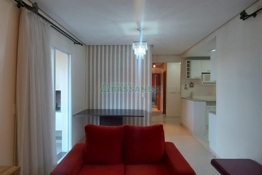 Apto Mobiliado com 75m², 3 dormitórios, 2 vagas, no bairro Kayser em Caxias do Sul para Alugar