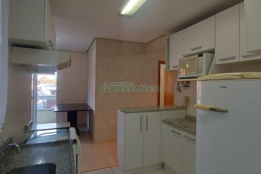 Apto Mobiliado com 75m², 3 dormitórios, 2 vagas, no bairro Kayser em Caxias do Sul para Alugar