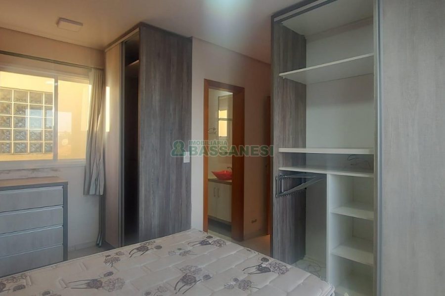Apto Mobiliado com 75m², 3 dormitórios, 2 vagas, no bairro Kayser em Caxias do Sul para Alugar