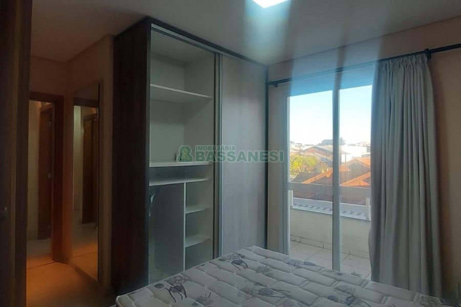 Apto Mobiliado com 75m², 3 dormitórios, 2 vagas, no bairro Kayser em Caxias do Sul para Alugar