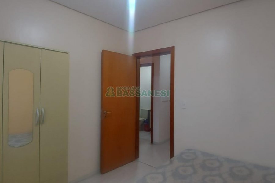 Apto Mobiliado com 75m², 3 dormitórios, 2 vagas, no bairro Kayser em Caxias do Sul para Alugar