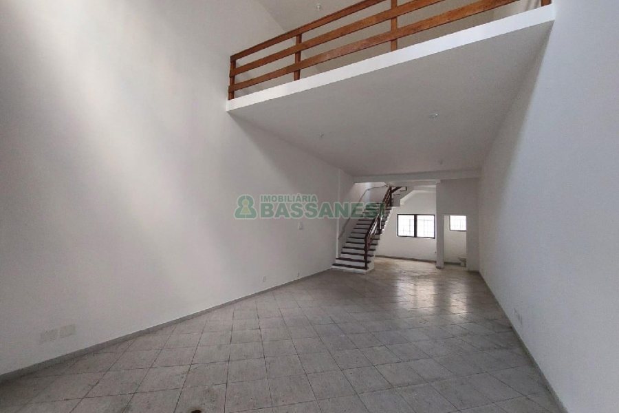 Loja com 150m², no bairro São Pelegrino em Caxias do Sul para Alugar