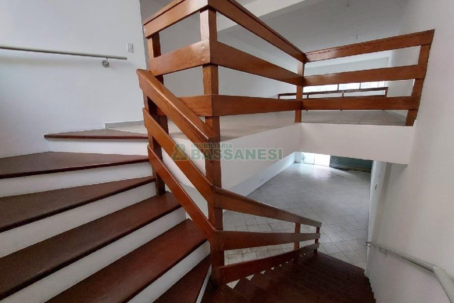 Loja com 150m², no bairro São Pelegrino em Caxias do Sul para Alugar