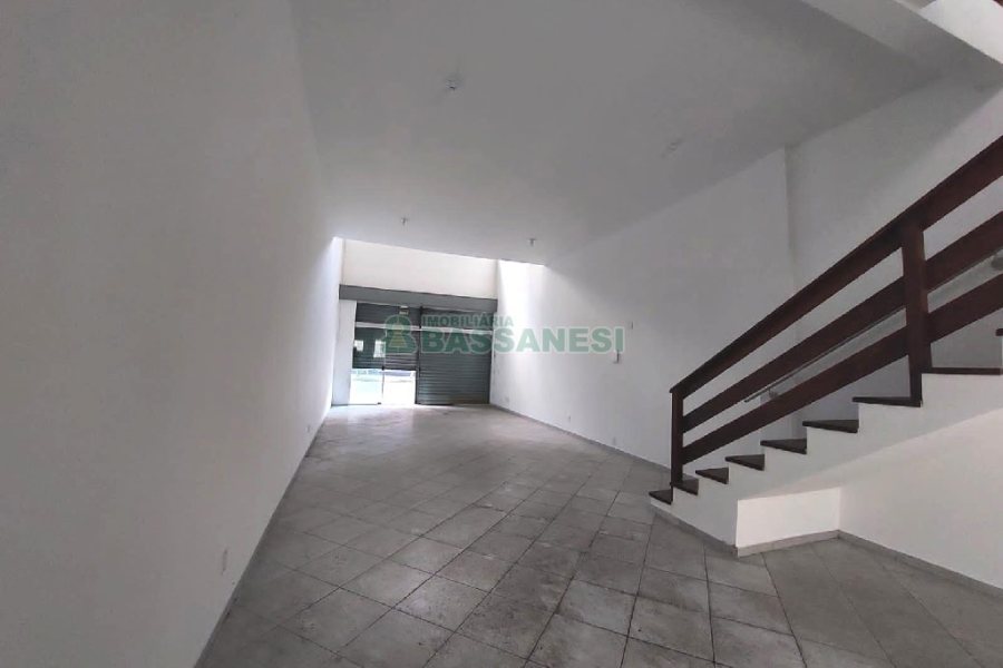Loja com 150m², no bairro São Pelegrino em Caxias do Sul para Alugar