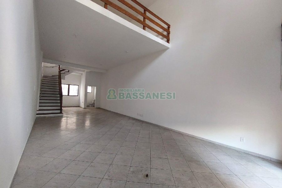 Loja com 150m², no bairro São Pelegrino em Caxias do Sul para Alugar