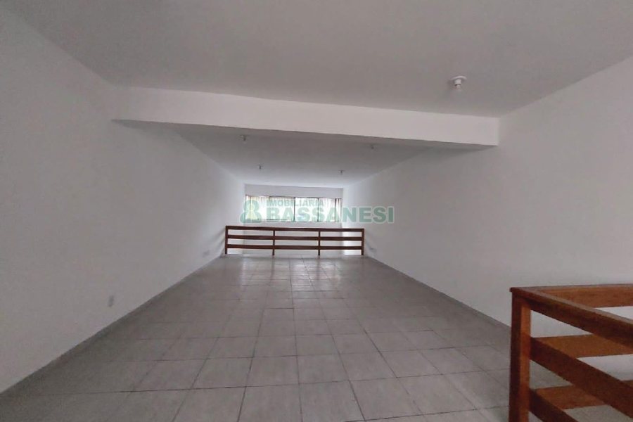 Loja com 150m², no bairro São Pelegrino em Caxias do Sul para Alugar