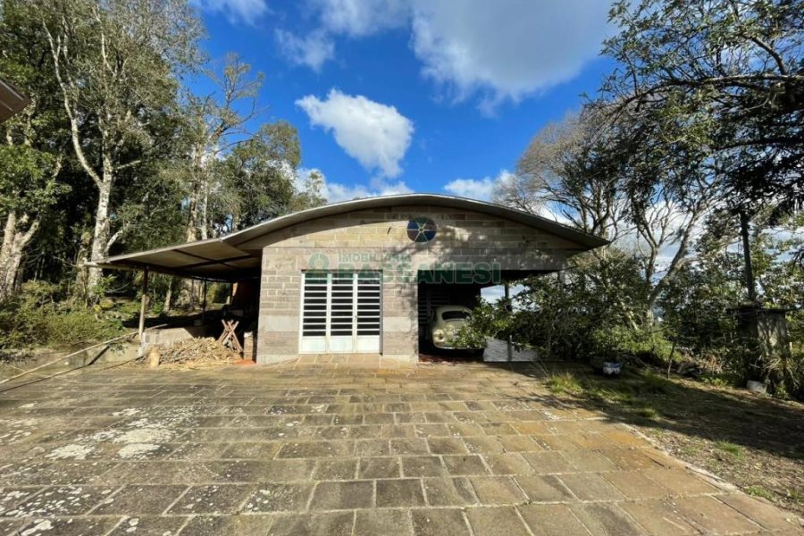 Casa com 120m², 3 dormitórios, 1 vaga, no bairro Cruzeiro em Caxias do Sul para Comprar