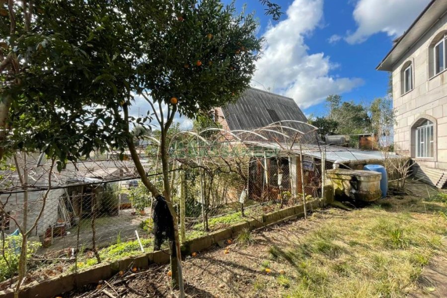 Casa com 120m², 3 dormitórios, 1 vaga, no bairro Cruzeiro em Caxias do Sul para Comprar