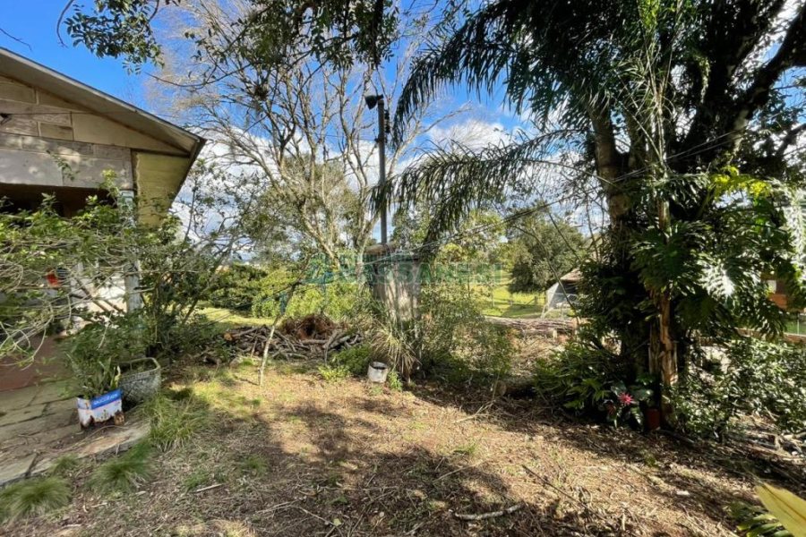 Casa com 120m², 3 dormitórios, 1 vaga, no bairro Cruzeiro em Caxias do Sul para Comprar