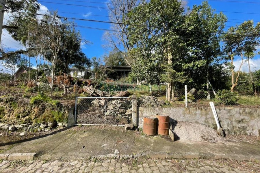 Casa com 120m², 3 dormitórios, 1 vaga, no bairro Cruzeiro em Caxias do Sul para Comprar