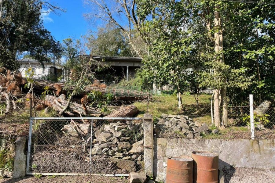 Casa com 120m², 3 dormitórios, 1 vaga, no bairro Cruzeiro em Caxias do Sul para Comprar