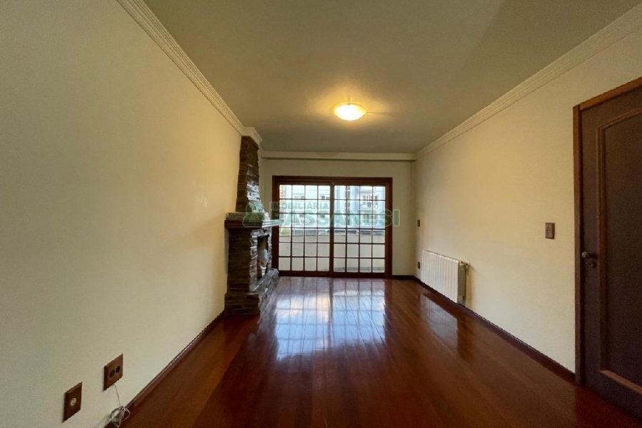 Apartamento com 138m², 3 dormitórios, 2 vagas, no bairro São Pelegrino em Caxias do Sul para Comprar