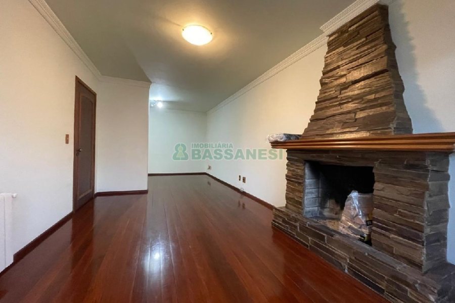 Apartamento com 138m², 3 dormitórios, 2 vagas, no bairro São Pelegrino em Caxias do Sul para Comprar