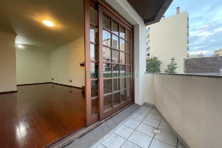 Apartamento com 138m², 3 dormitórios, 2 vagas, no bairro São Pelegrino em Caxias do Sul para Comprar