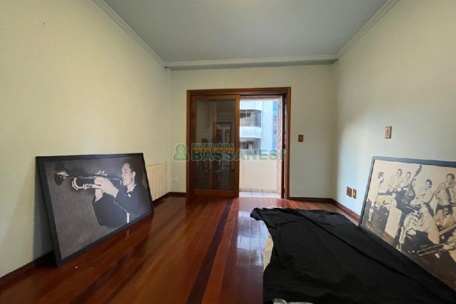Apartamento com 138m², 3 dormitórios, 2 vagas, no bairro São Pelegrino em Caxias do Sul para Comprar