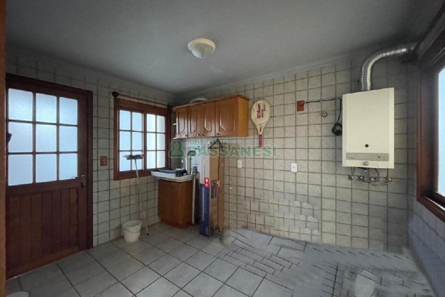 Apartamento com 138m², 3 dormitórios, 2 vagas, no bairro São Pelegrino em Caxias do Sul para Comprar