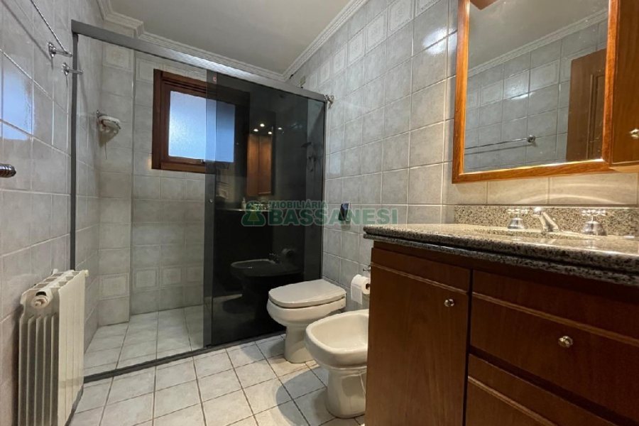 Apartamento com 138m², 3 dormitórios, 2 vagas, no bairro São Pelegrino em Caxias do Sul para Comprar