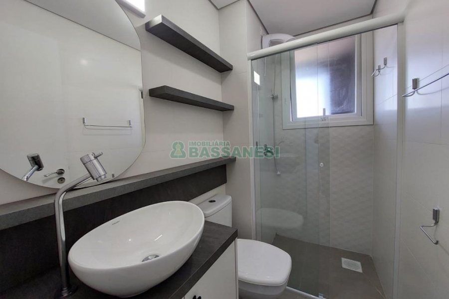 Apartamento com 84m², 2 dormitórios, 1 vaga, no bairro Panazzolo em Caxias do Sul para Alugar