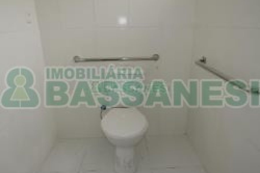 Loja com 300m², no bairro Centro em Caxias do Sul para Alugar