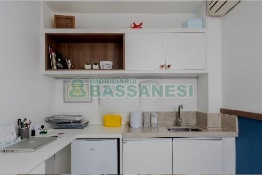 Loja Mobiliada com 30m², no bairro Cruzeiro em Caxias do Sul para Alugar