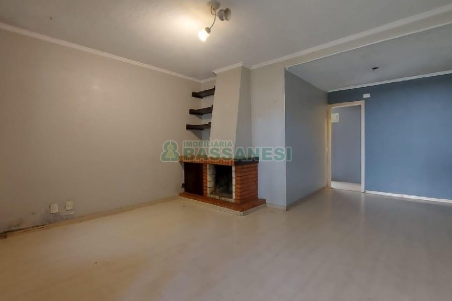 Sobrado com 160m², 2 dormitórios, 2 vagas, no bairro Cruzeiro em Caxias do Sul para Alugar