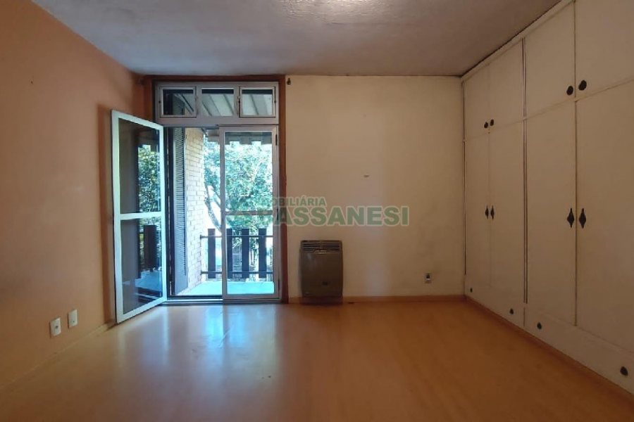 Sobrado com 160m², 2 dormitórios, 2 vagas, no bairro Cruzeiro em Caxias do Sul para Alugar