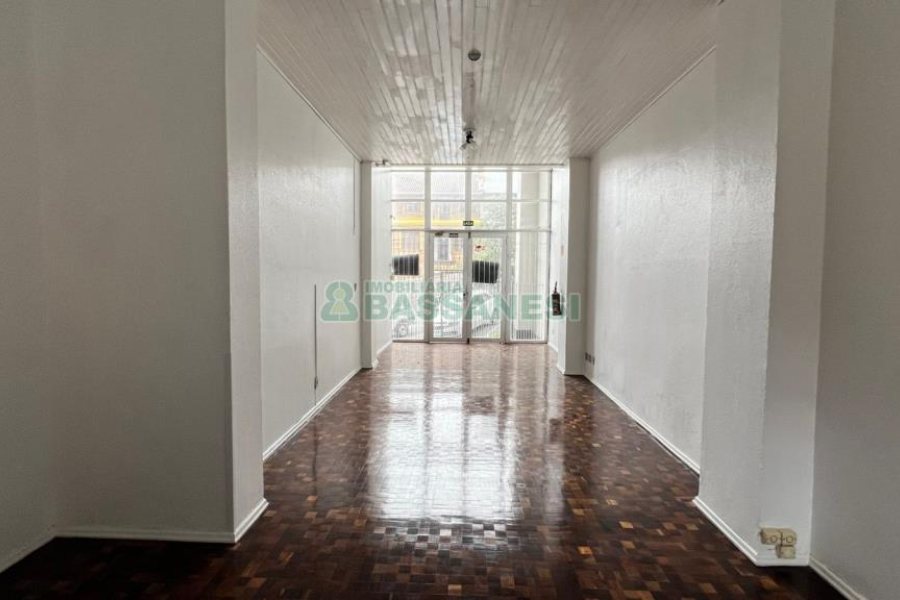 Loja com 310m², 6 vagas, no bairro Centro em Caxias do Sul para Alugar